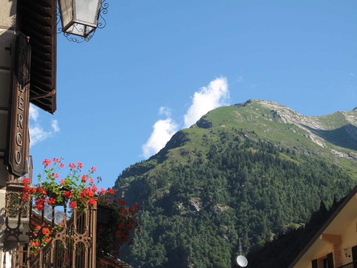 Hotel Monterosa 알라냐발세시아 외부 사진